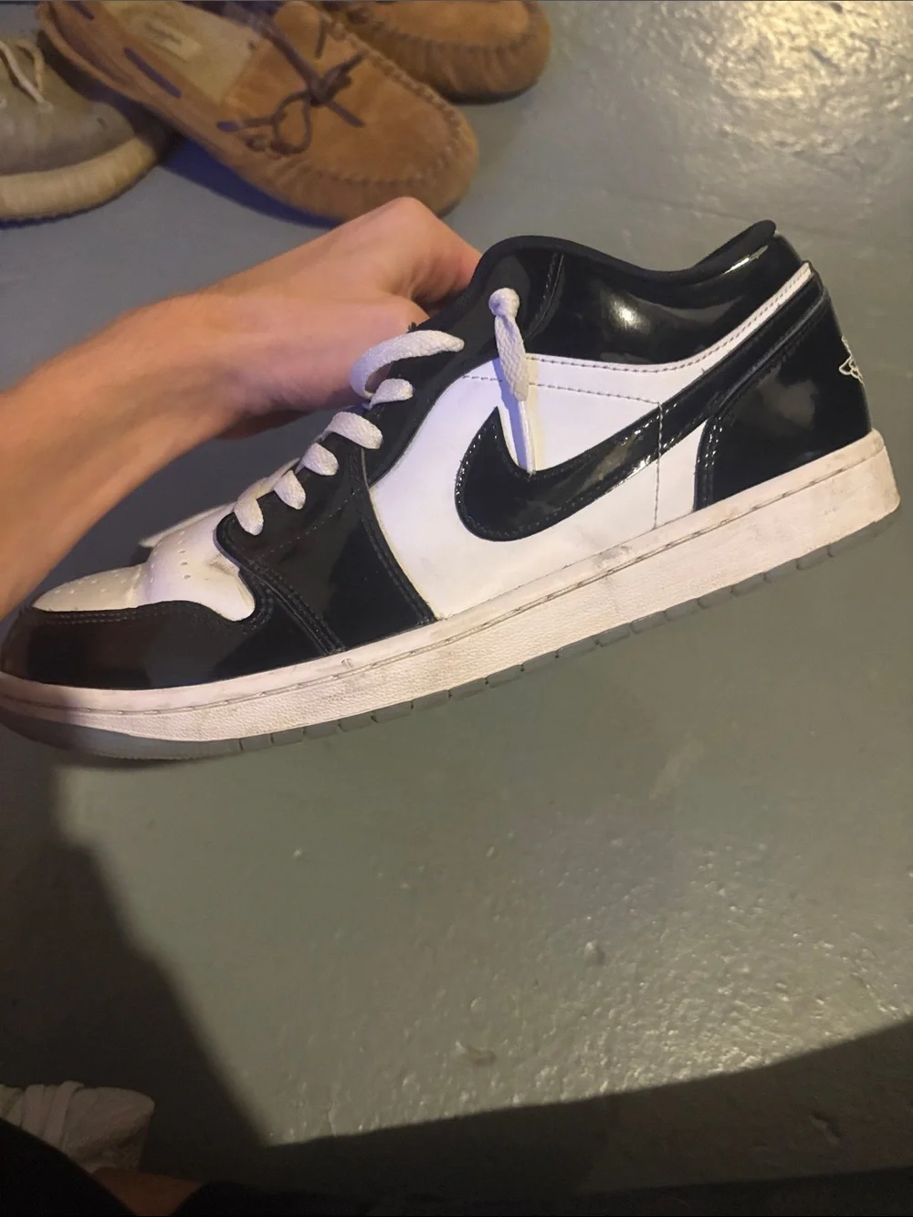 Jordan Kids Low-Top Sneakers in White and Black